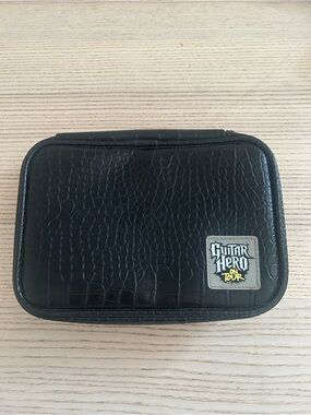 GUITAR HERO ON TOUR (NINTENDO DS) CASE.